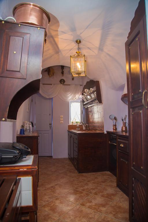 Lydia Luxury Villa Karterados (Santorini)