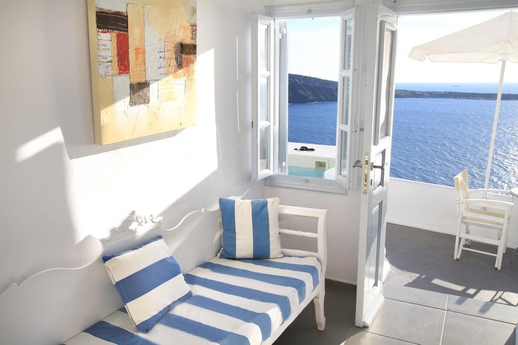 Finesse 3* Oia (Santorini)