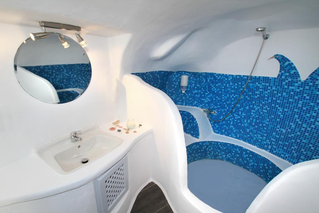 Finesse Oia (Santorini)