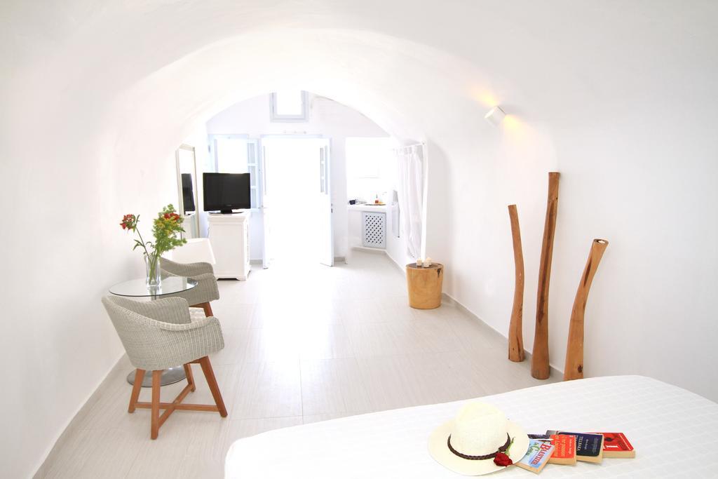 Finesse 3* Oia (Santorini)