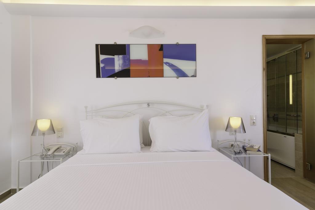 La Deluxe & (adults Only) Hotel Kamari (Santorini)