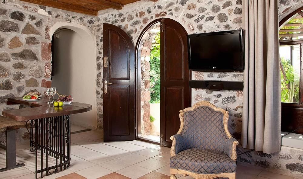 Lava & Lounge