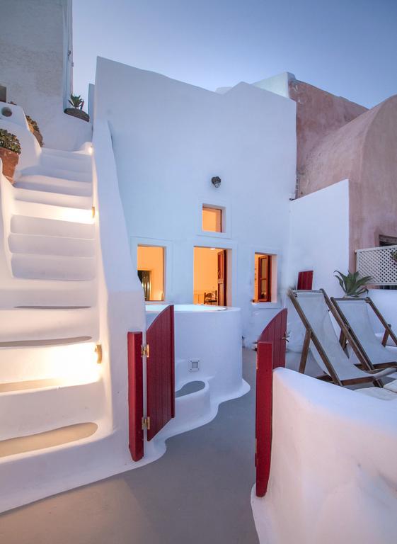 Hector Cave House Oía