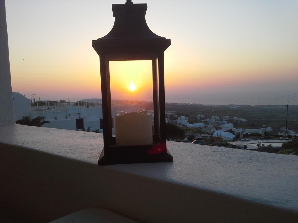 Kiklamino Sunset Oía