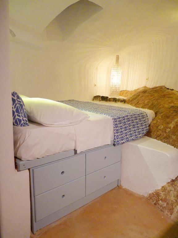Barbarossa Emporio (Santorini)