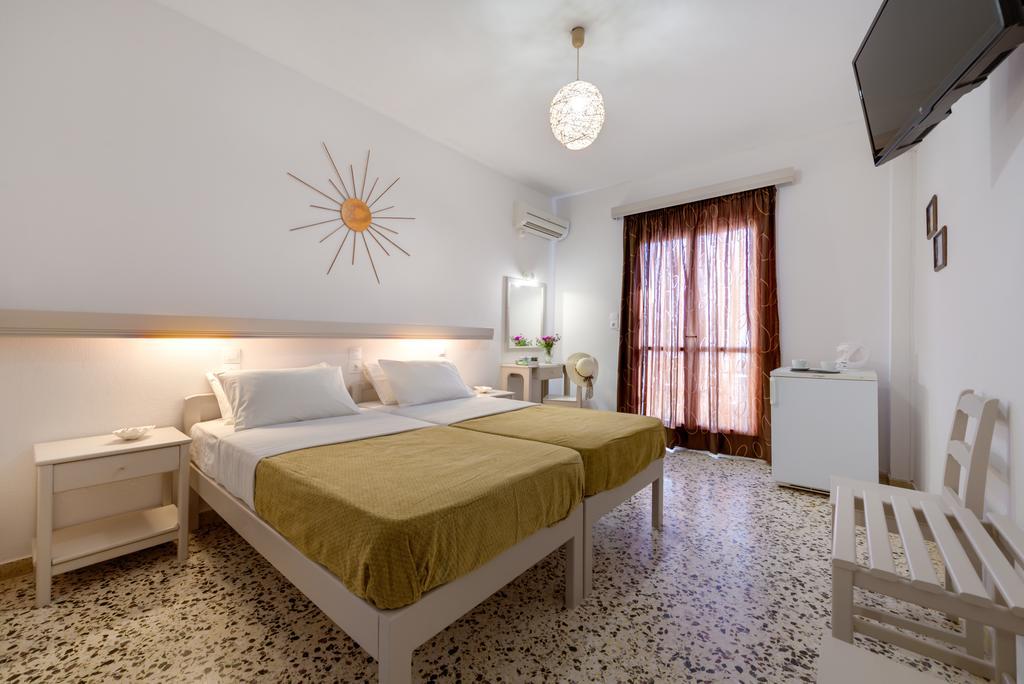 Kamarela * Kamari (Santorini)