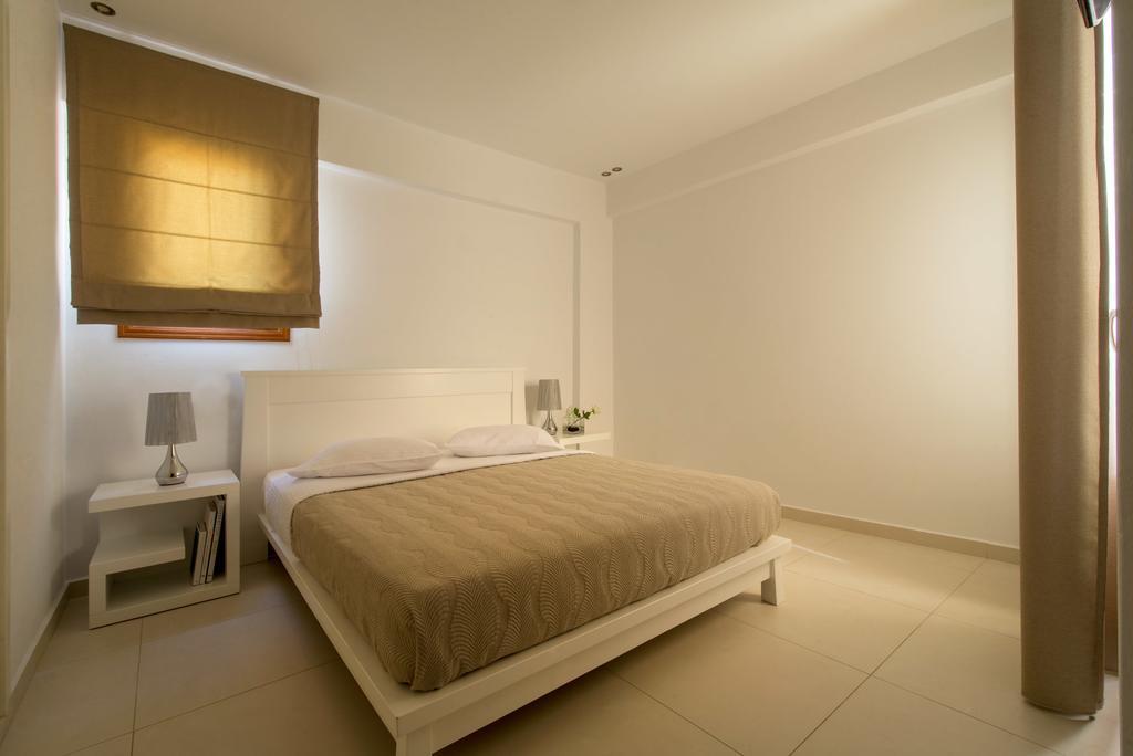 Anamnesis Fira (Santorini)