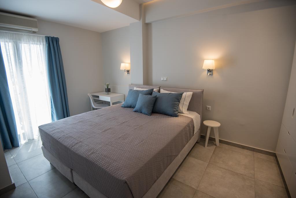 Fomithea Aparthotel Kamari (Santorini)