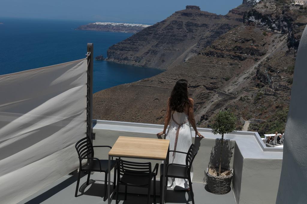 Aria & 4* Fira (Santorini)