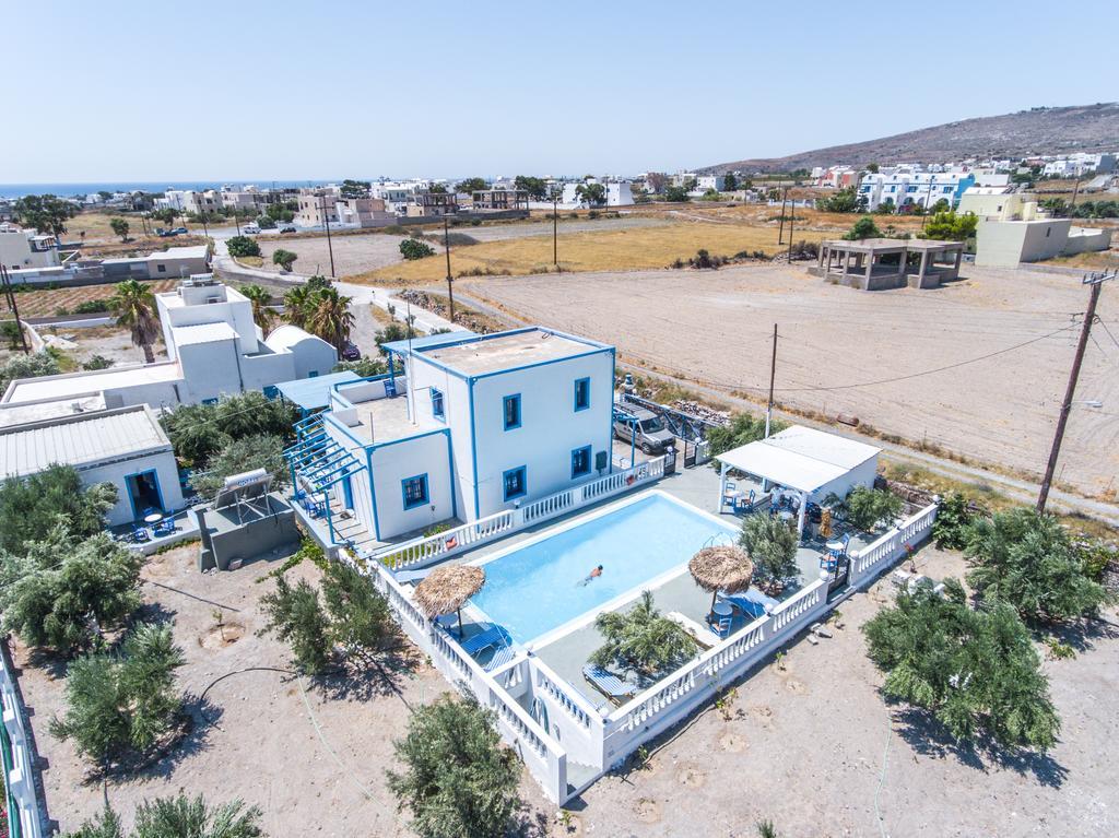 Kapetanios Perissa (Santorini)