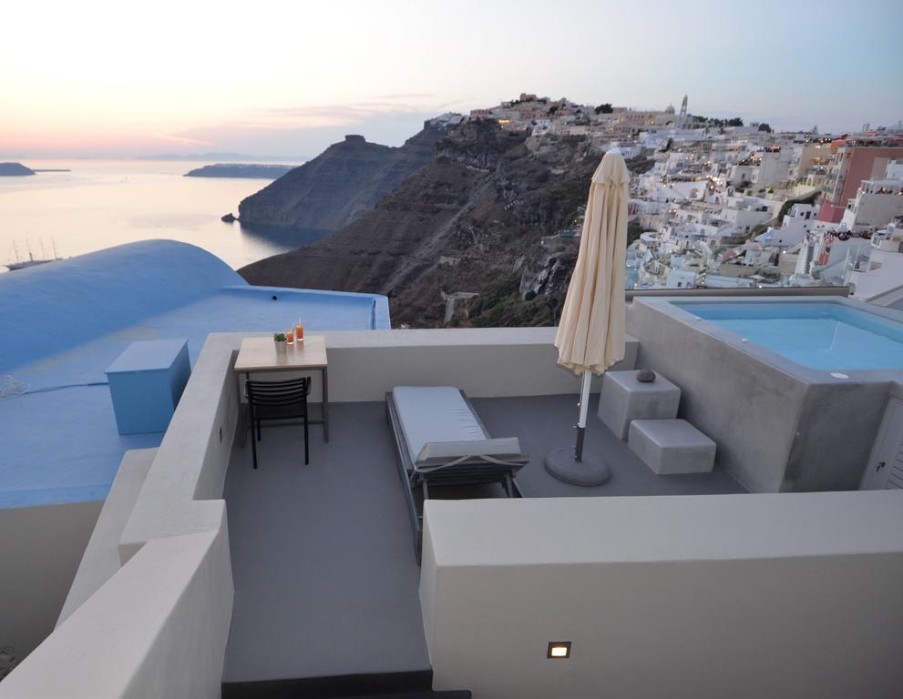 Aria & Hotel Fira (Santorini)