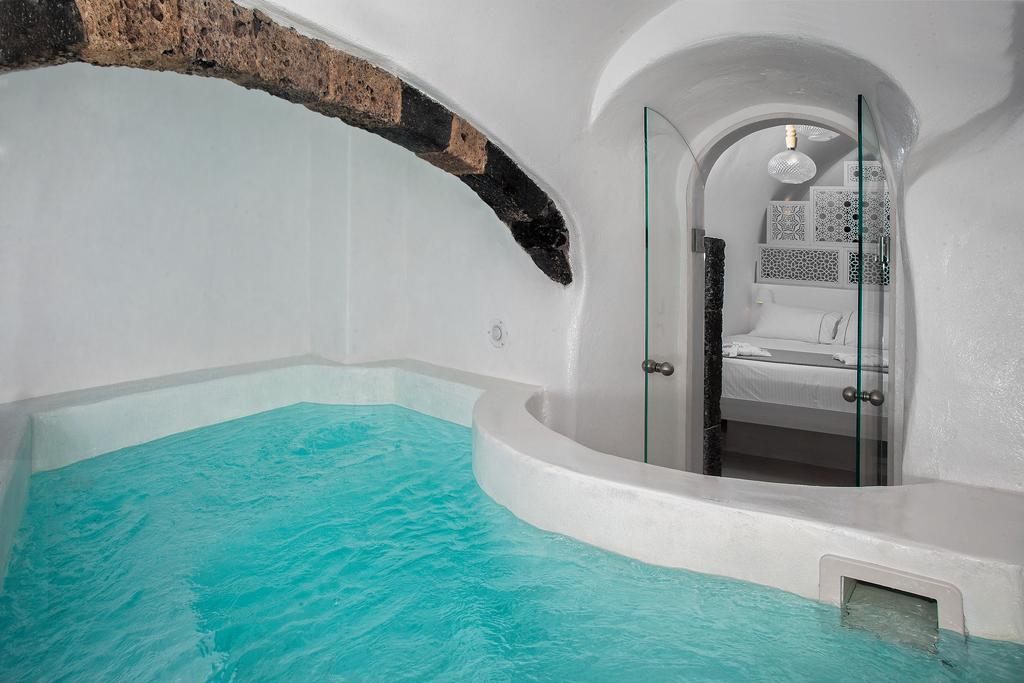 Aperto - Adults Only