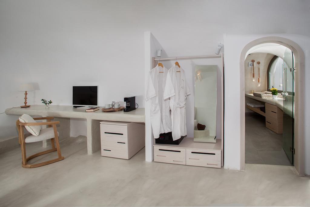 Aperto - Adults Only 3* Fira (Santorini)