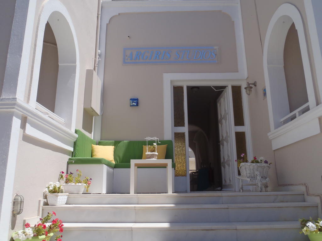 Apartment Argiris Kamari (Santorini)