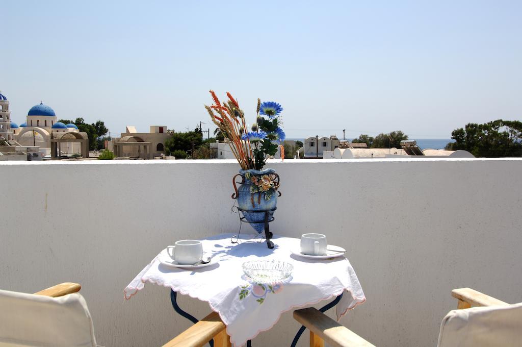 Aretousa Aparthotel Perissa (Santorini)