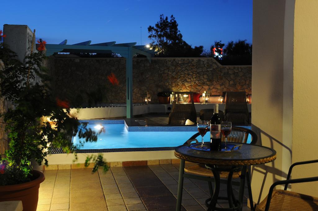 Rose Fira (Santorini)