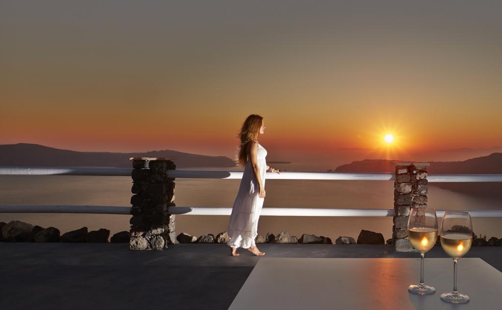 Adore Santorini 4*