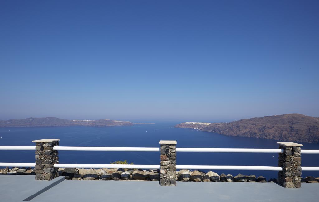 Adore Santorini