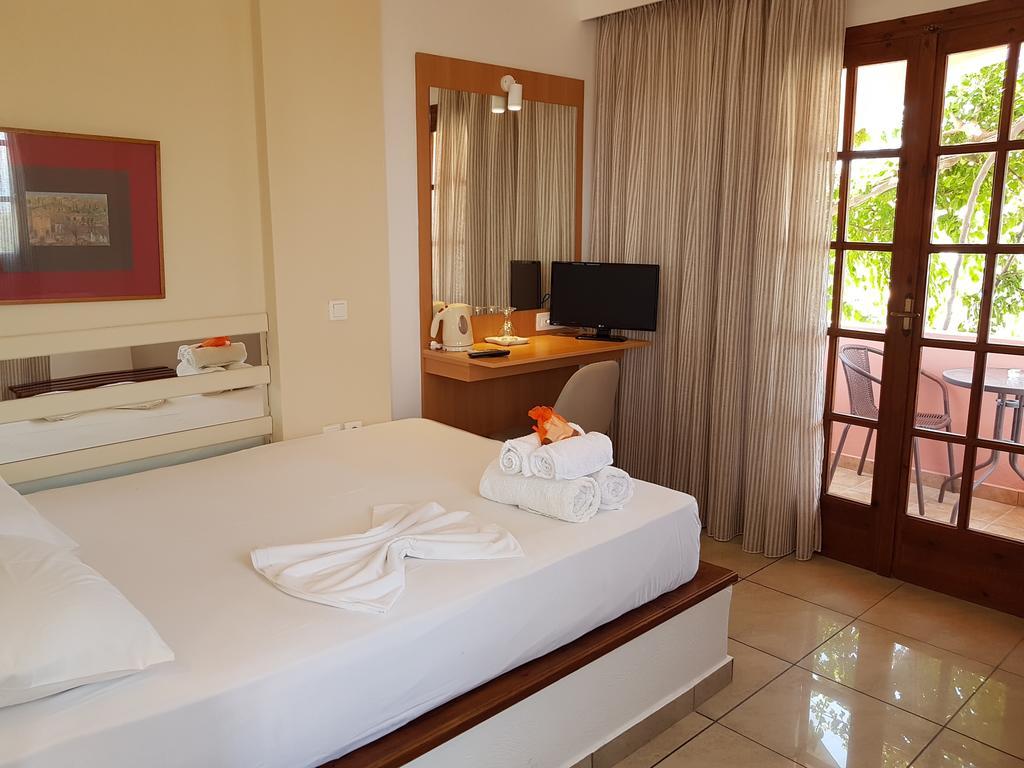 Aparthotel Abelonas Village *