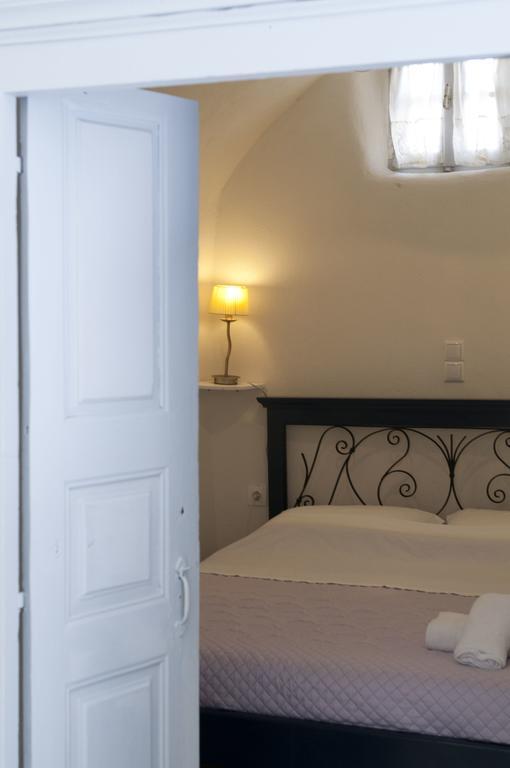 Emmantina Bed & Breakfast Messaria (Santorini)