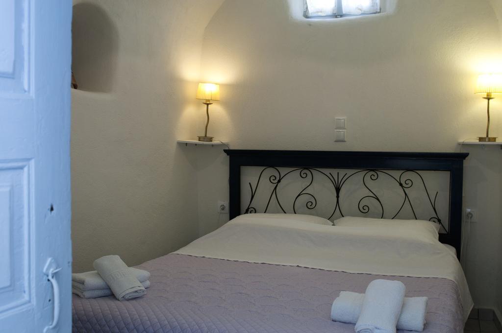 Emmantina Bed & Breakfast Messaria (Santorini)