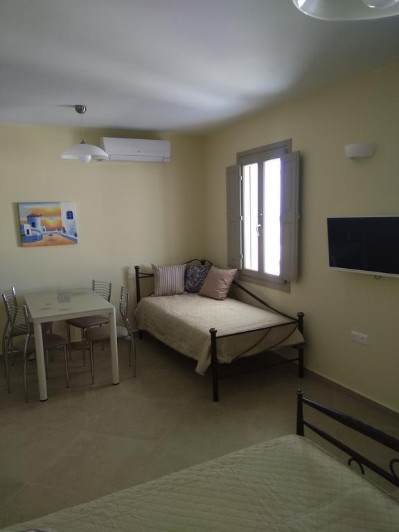 Santa Rinoula Sea Sunset Views Adults Only Apartment Megalochori (Santorini)
