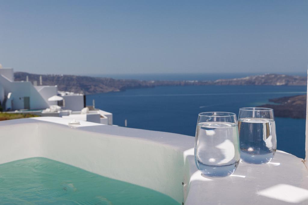 Tholos 4* Imerovigli (Santorini)