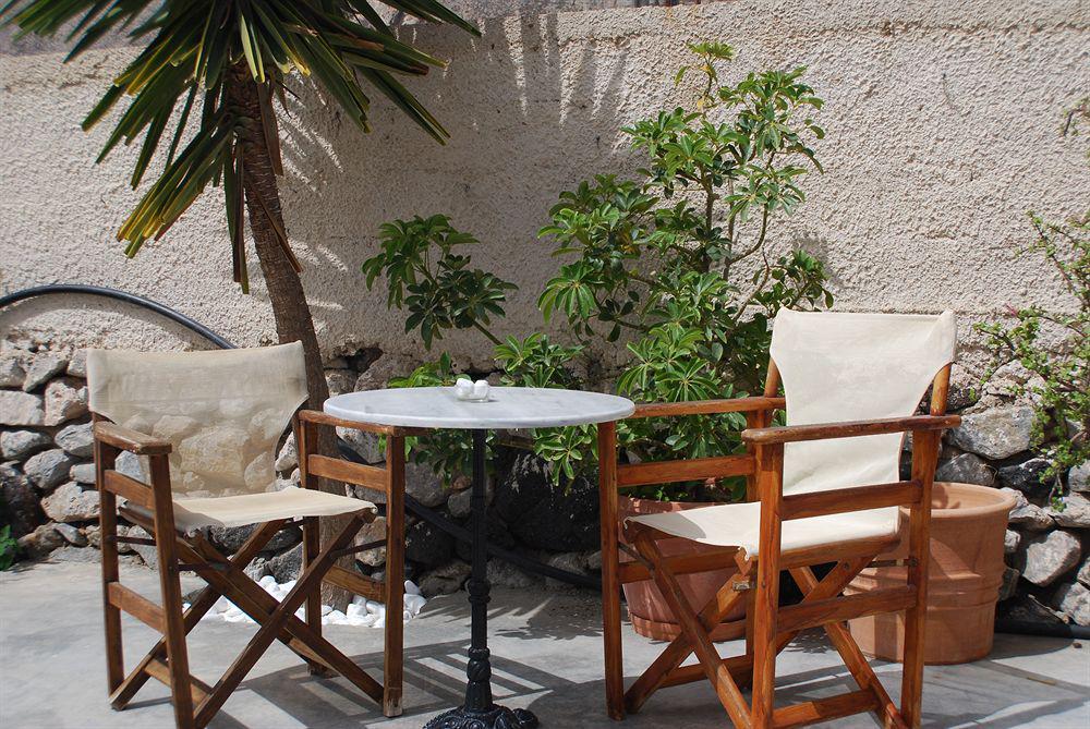 Aretousa Perissa (Santorini)
