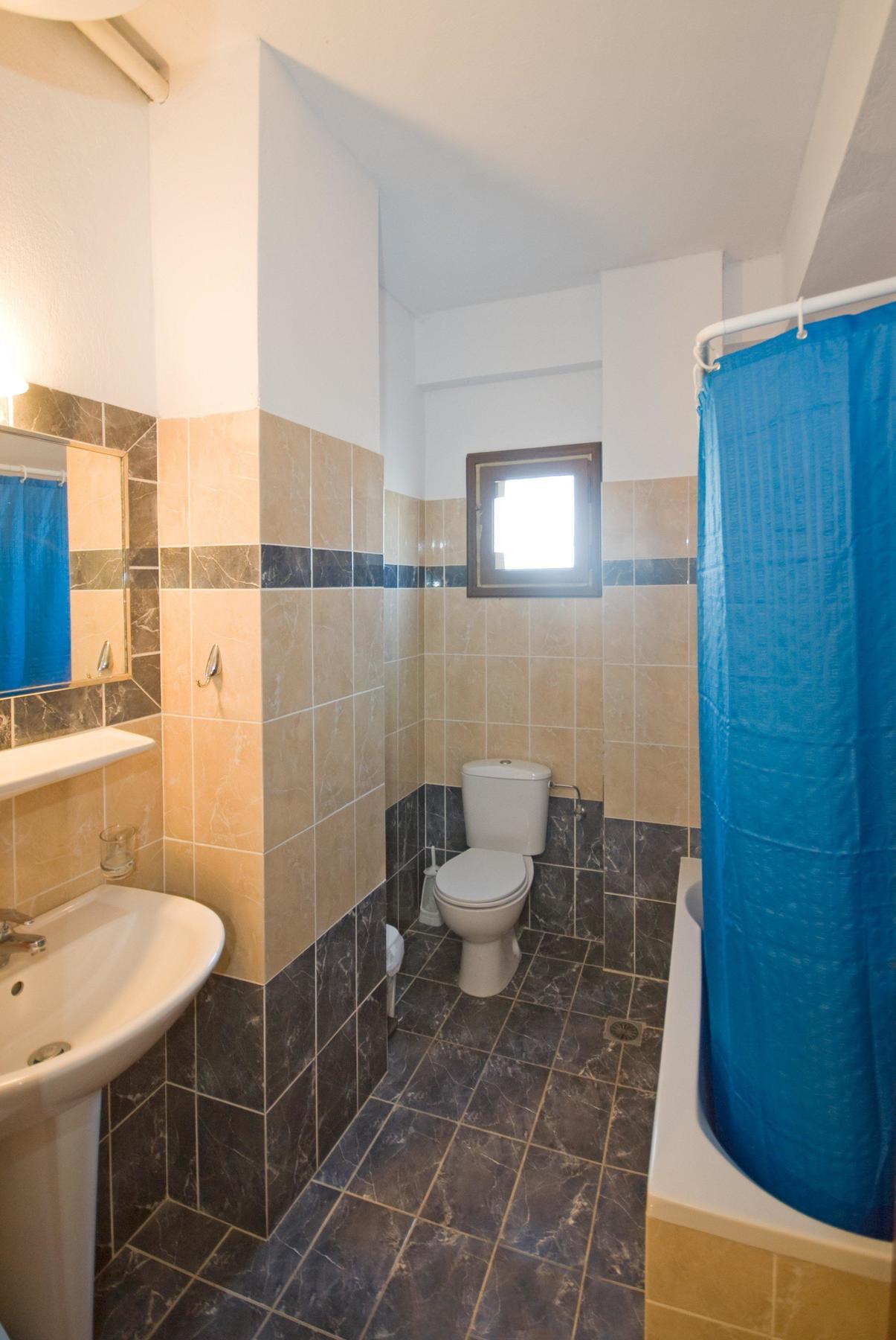 Anessis 3* Fira (Santorini)