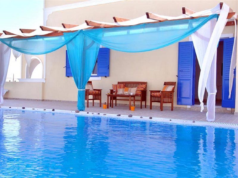 Bella Santorini Hotel 4*