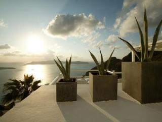 Mill New Elegant 4* Fira (Santorini)