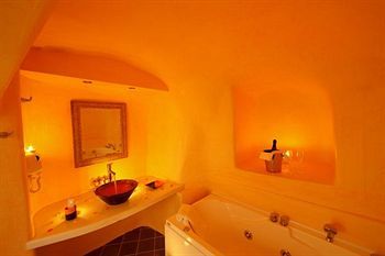 Aparthotel Ikastikies Fira (Santorini)