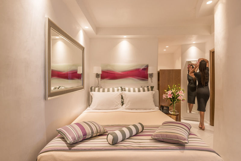 Elite Luxury 4* Oía
