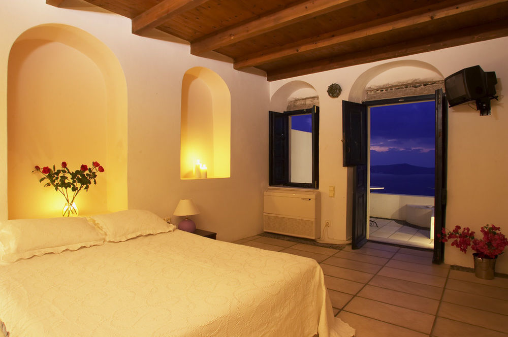 Santorini Hotel 3*