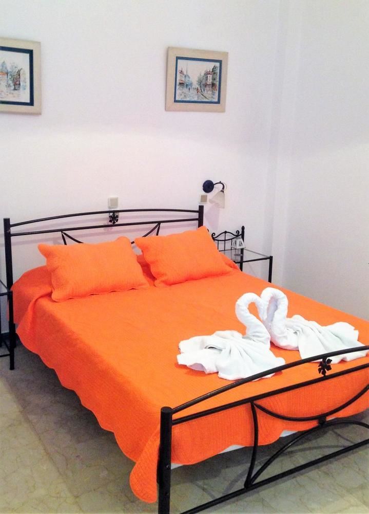 Join Us Cost 2* Kamari (Santorini)