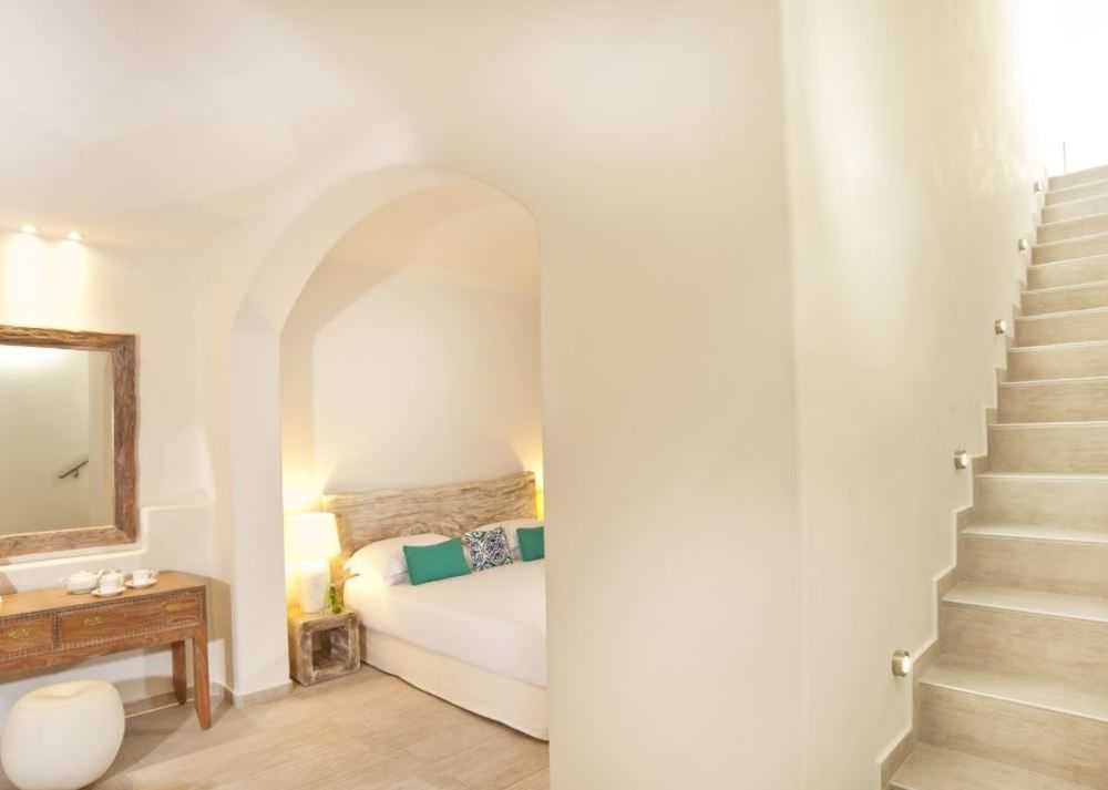 Allure 4* Fira (Santorini)