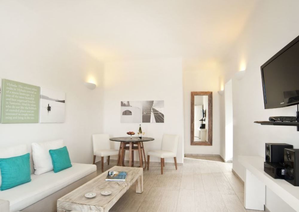 Allure Aparthotel Fira (Santorini)
