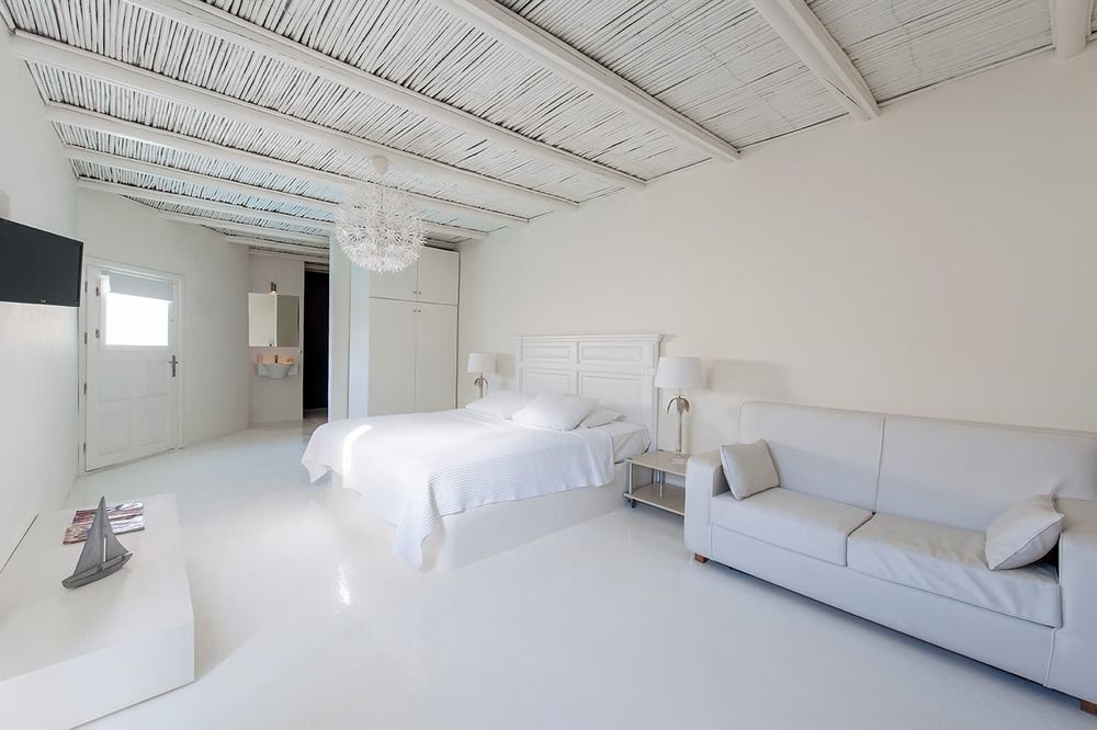 Anemos Lounge Hotel Perissa (Santorini)