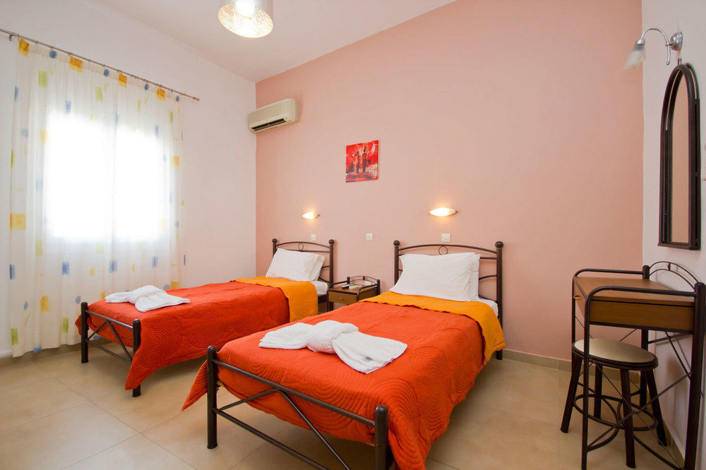 Leta Hotel Fira (Santorini)