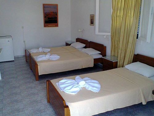 Hotel Zannes Perissa (Santorini)