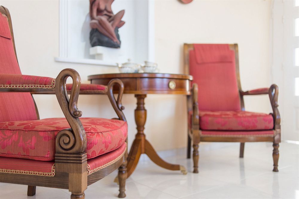 Renos Hotel Fira (Santorini)