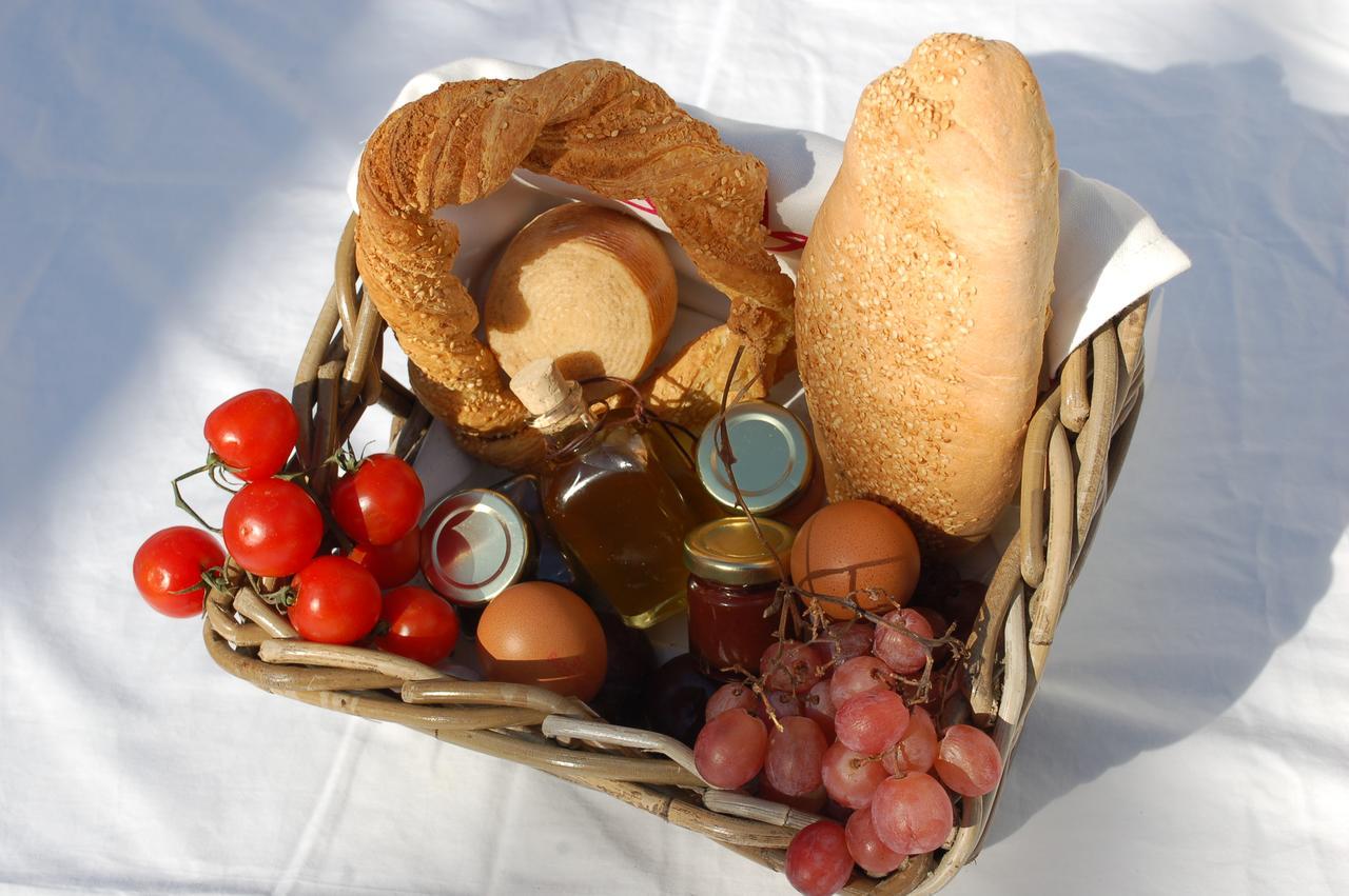 Fava Eco 4* Foinikia (Santorini)