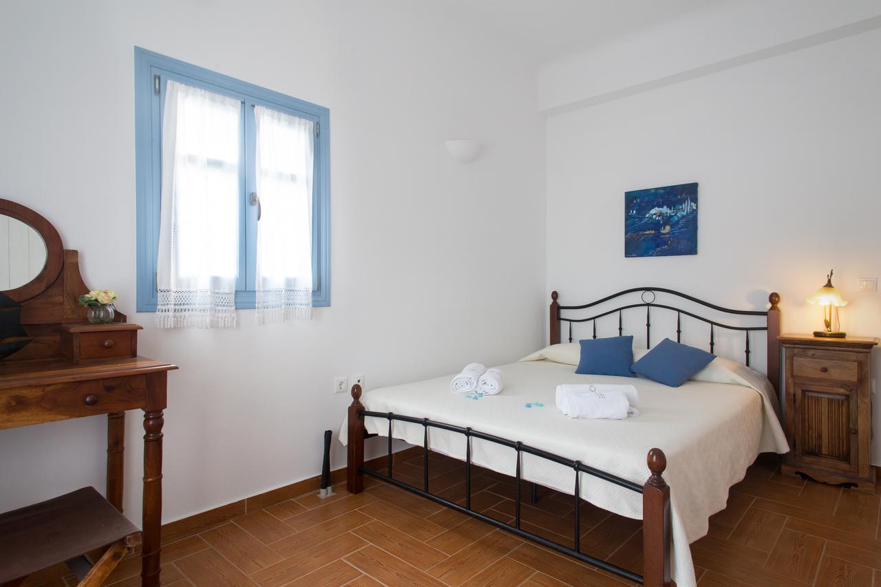 Theros Houses Santorini Holiday home Kamari (Santorini)