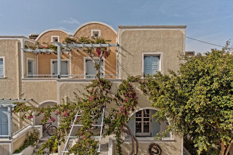 Sellada Aparthotel Kamari (Santorini)