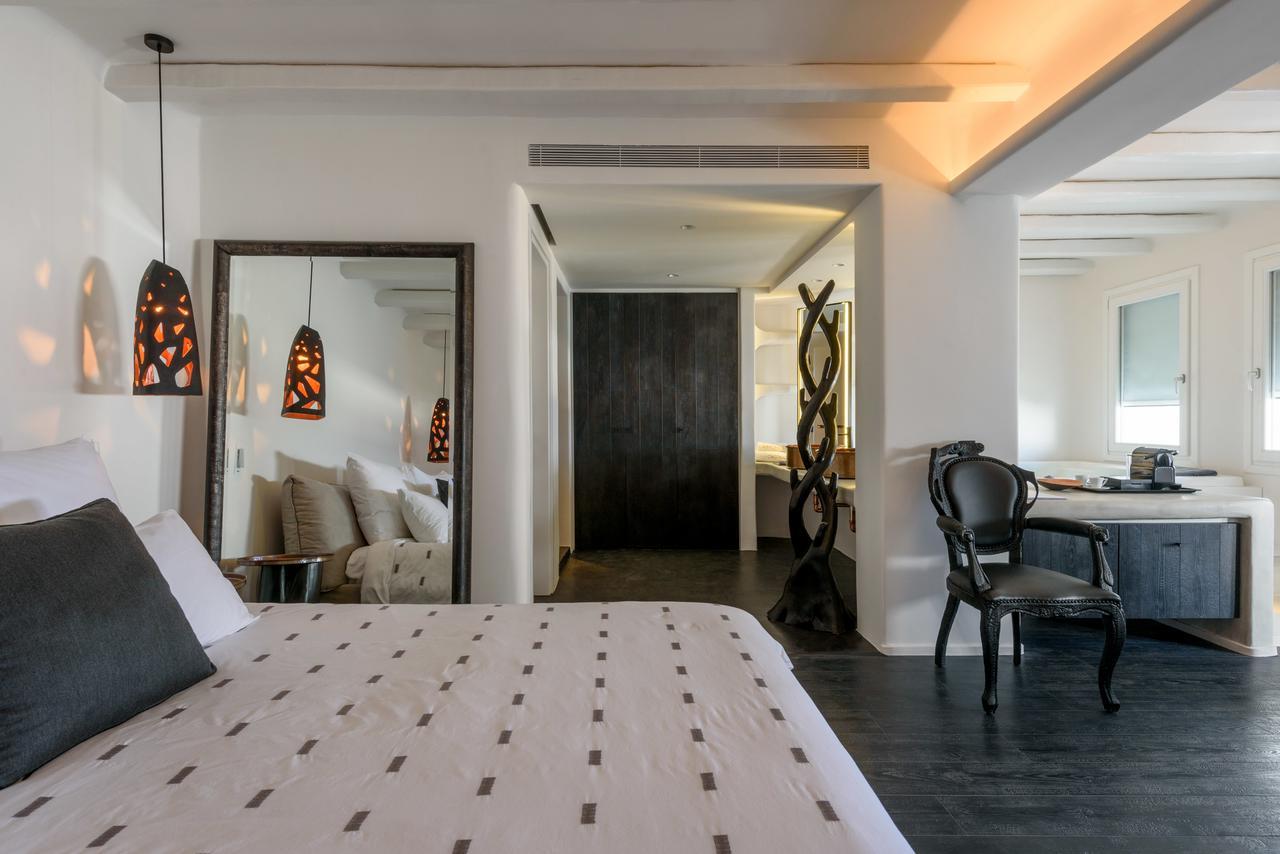 Cavo Tagoo Santorini