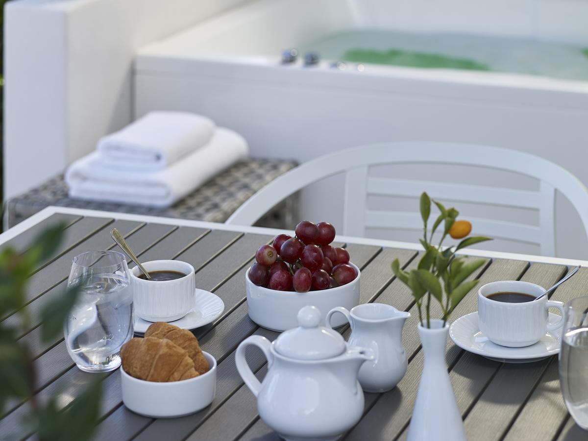 Hotel Aurora Luxury Suites 4*