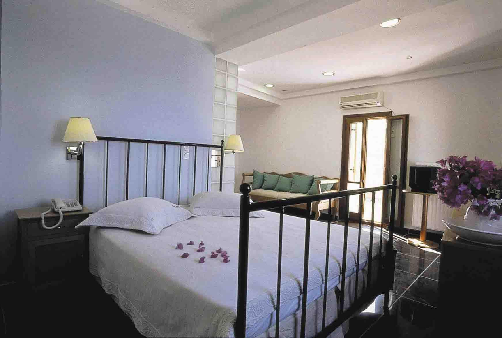 Hotel Theoxenia Caldera 4*