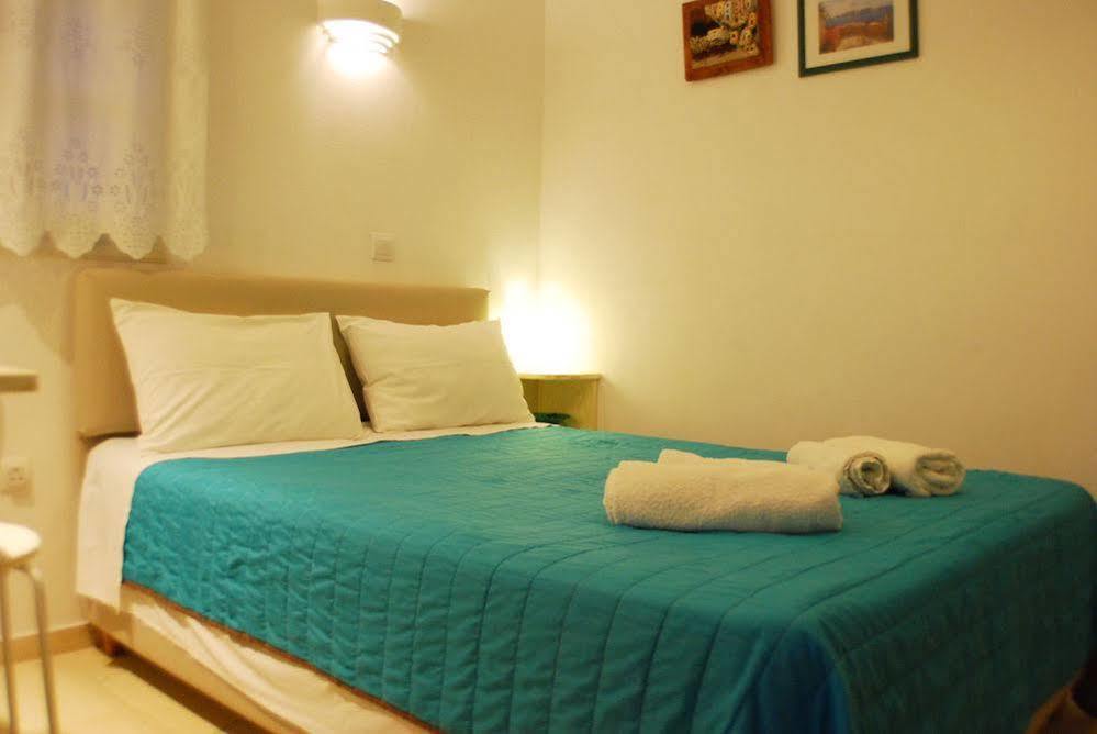 Aretousa Aparthotel Perissa (Santorini)