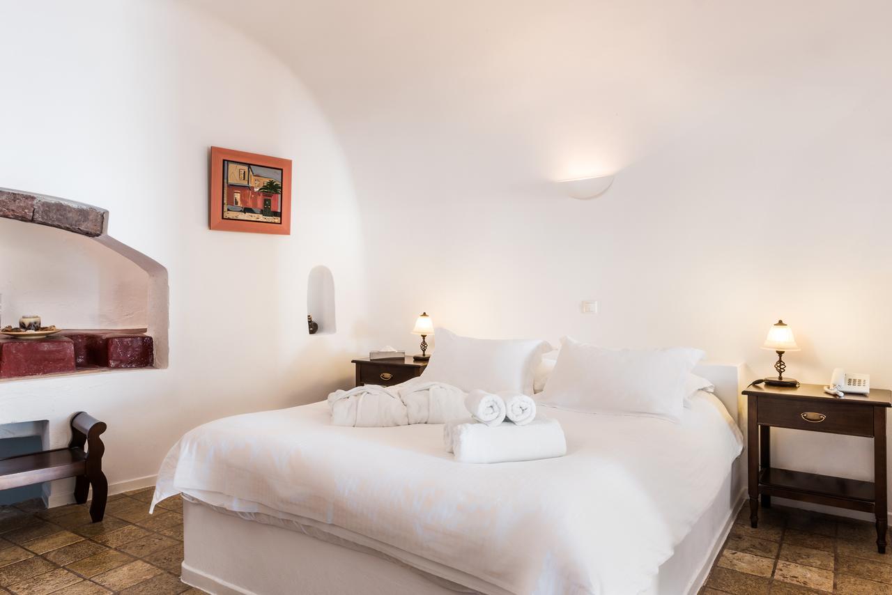 Pantelia Aparthotel Fira (Santorini)