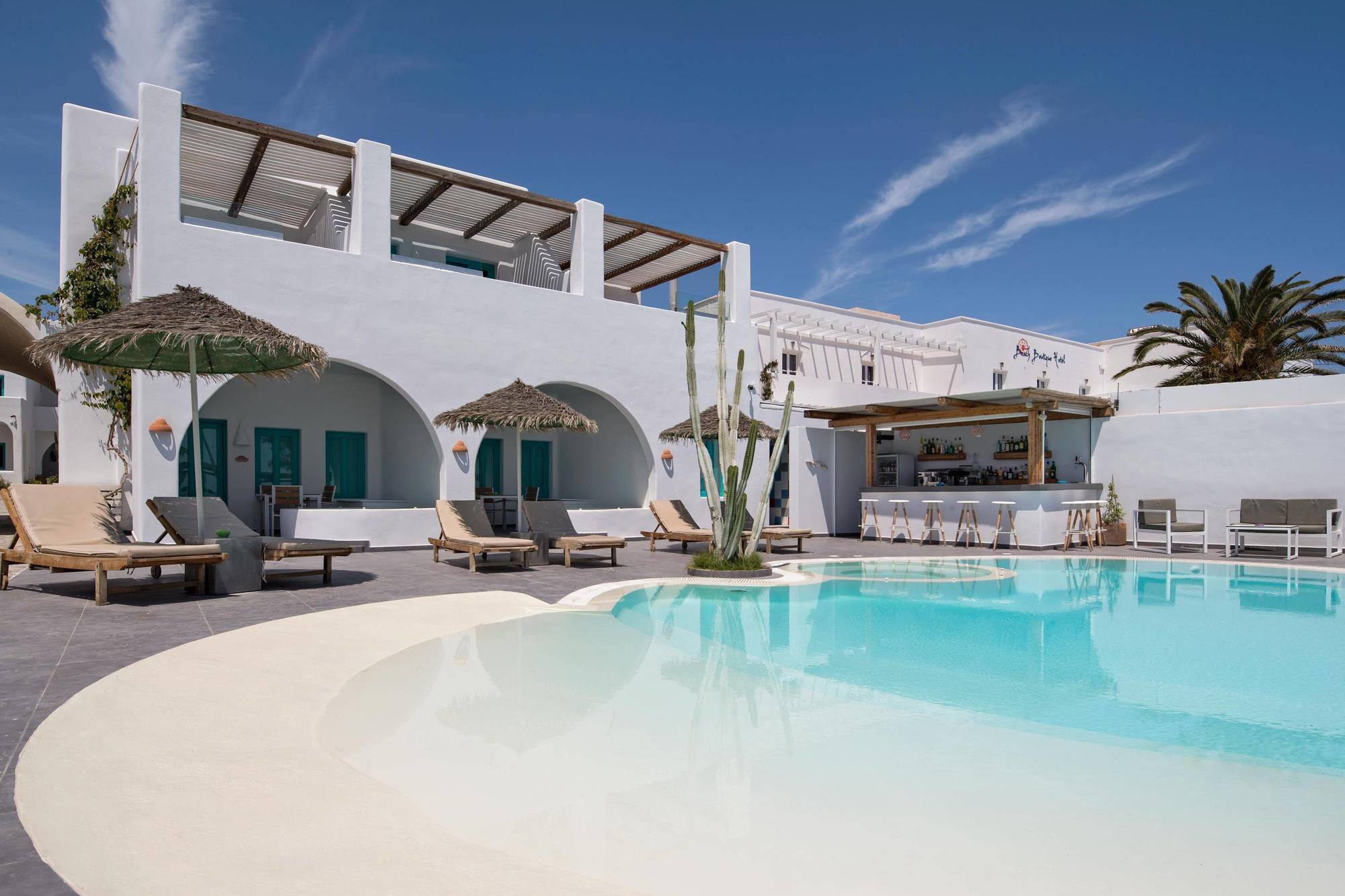 Nissia & Aparthotel Kamari (Santorini)
